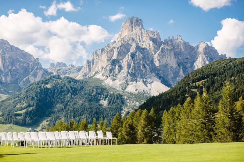 Hotel La Perla: The Leading Hotels Of The World Corvara In Badia Exterior photo